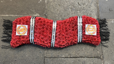 Manchester United scarf - Manchester United scarf funeral tribute 