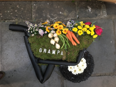 Wheelbarrow - Wheelbarrow funeral tribute 