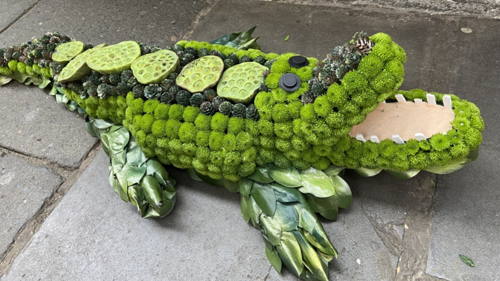 Crocodile funeral tribute